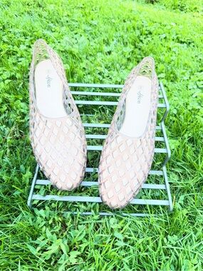 Women's Pink Lattice Jelly Flats - Slip-On Comfort